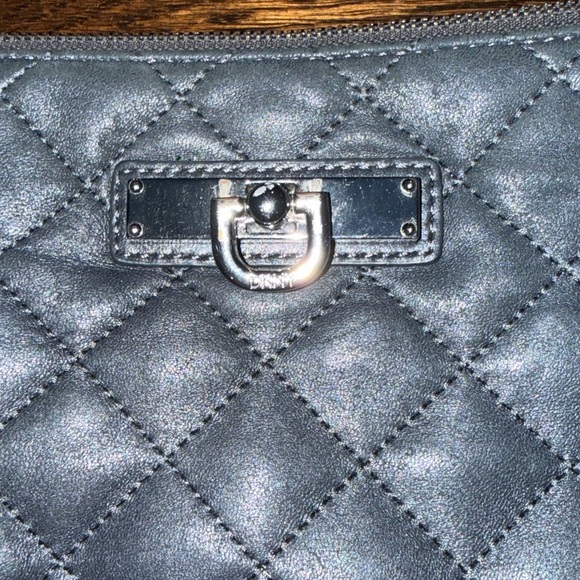 DKNY vintage black quilted leather adjustable chain, shoulder strap, Crossbody - Picture 3 of 7